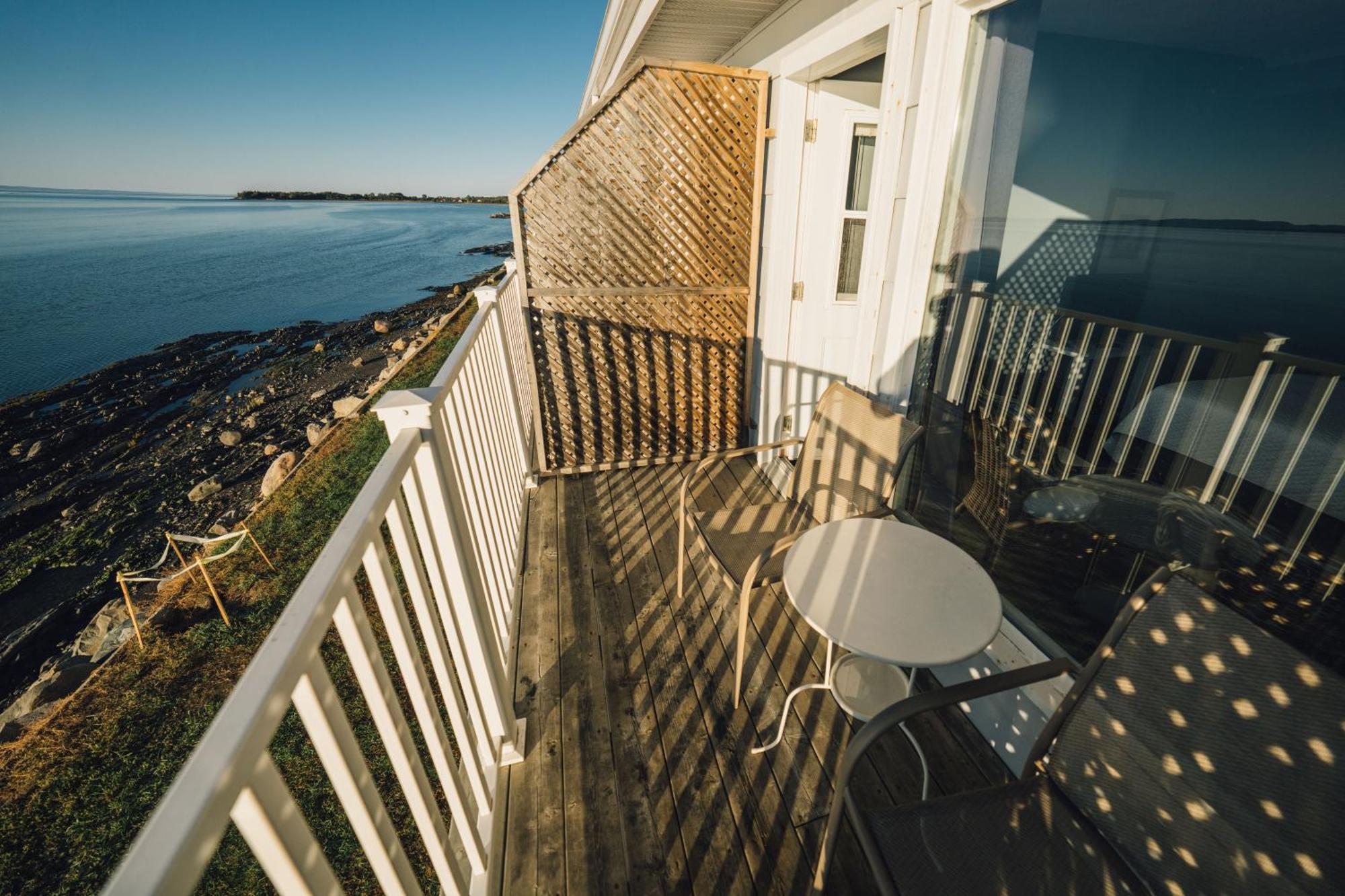 Auberge sur Mer Notre-Dame-du-Portage Exterior foto