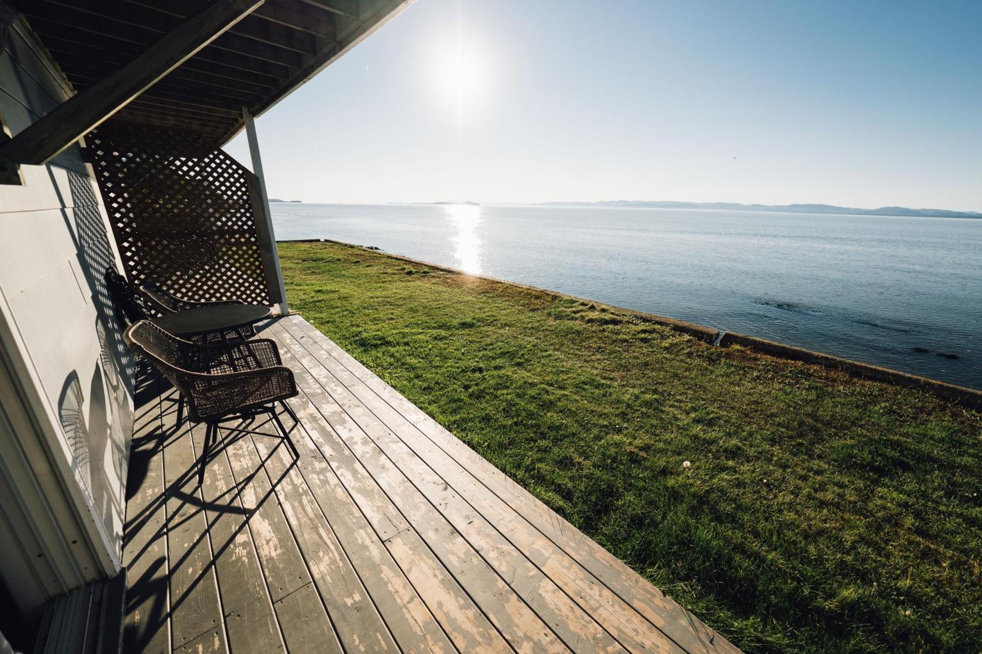 Auberge sur Mer Notre-Dame-du-Portage Exterior foto
